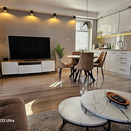 Apartament W Centrum Z Widokiem Na Jeziorko Ketrzyn Bagian luar foto
