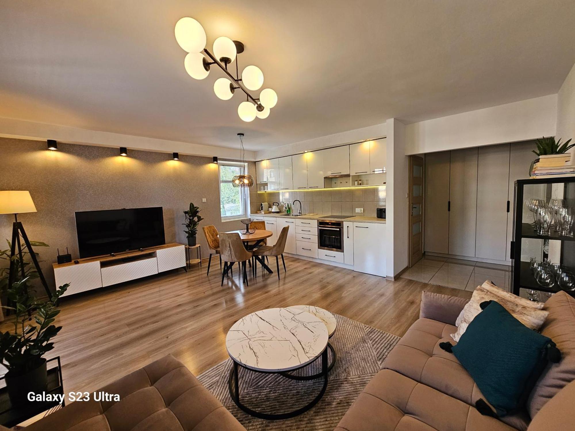 Apartament W Centrum Z Widokiem Na Jeziorko Ketrzyn Bagian luar foto