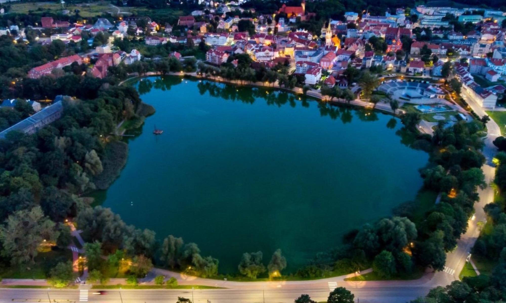 Apartament W Centrum Z Widokiem Na Jeziorko Ketrzyn Bagian luar foto