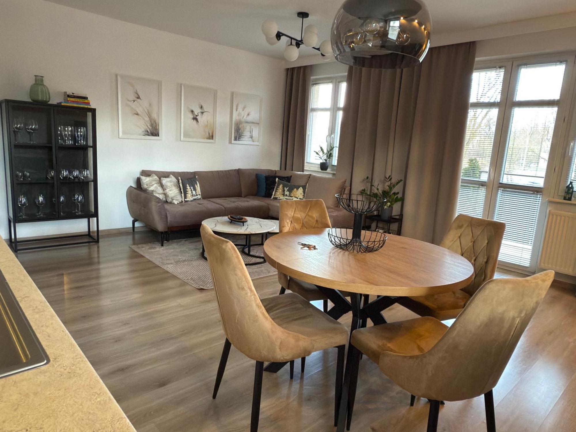 Apartament W Centrum Z Widokiem Na Jeziorko Ketrzyn Bagian luar foto
